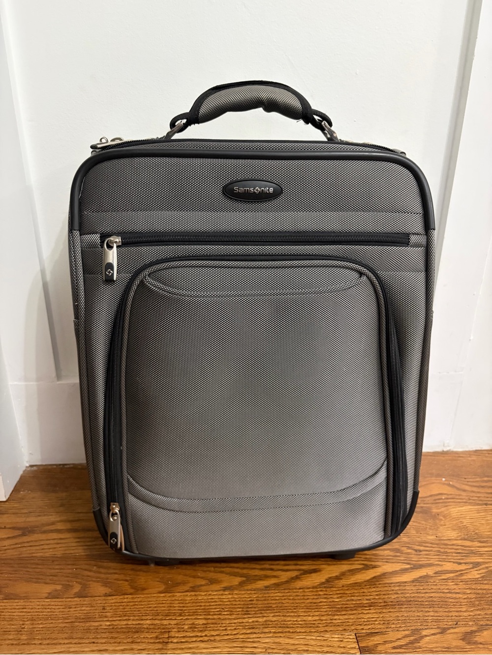 Samsonite Underseater 2-Wheeled Carry-on Soft Shell Gray Business Laptop Sleeve